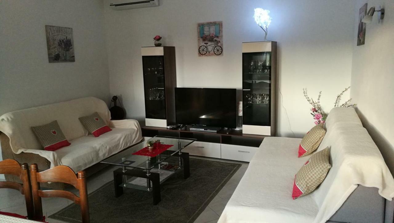 Apartman Koraca Roč Exterior foto